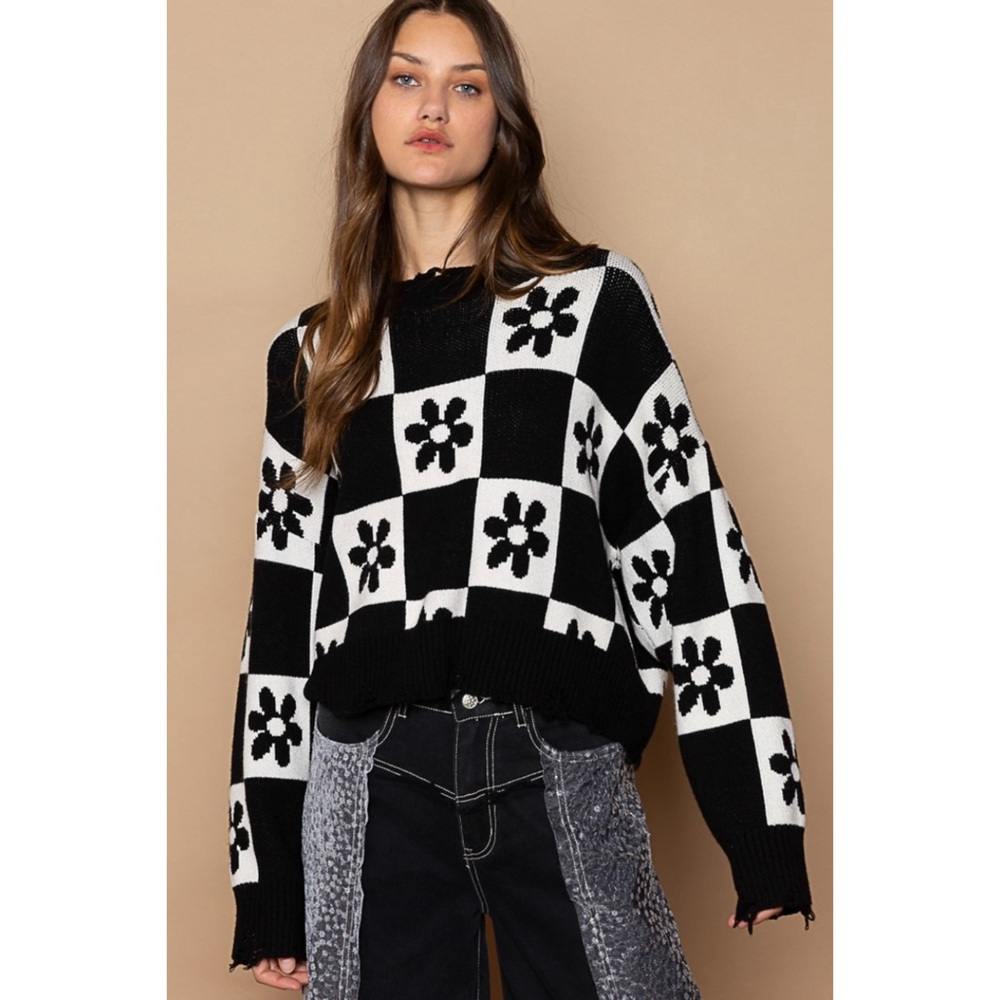 POL Black & White Checkered Daisy Sweater | Oversized Boho - Picture 10 of 10